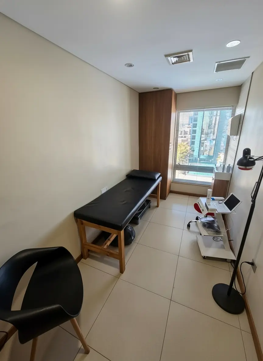 Privacidad y luz natural en Box Kinesiológico